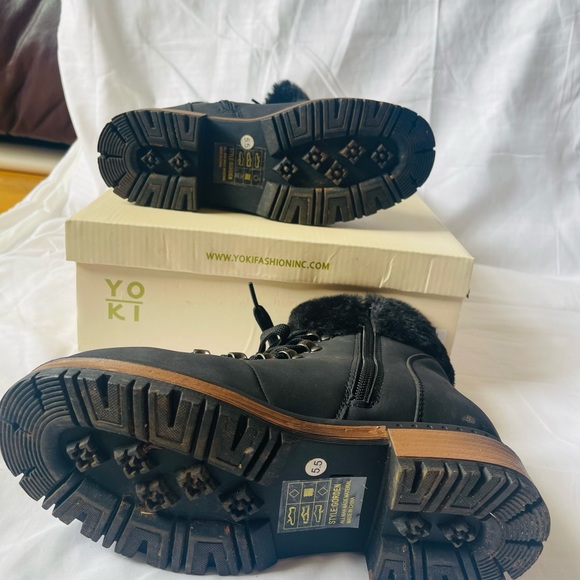 Women’s Yoki black lace up boots size 5.5 - Picture 5 of 5